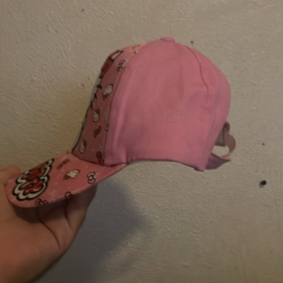 Hello kitty hat - Picture 2 of 3